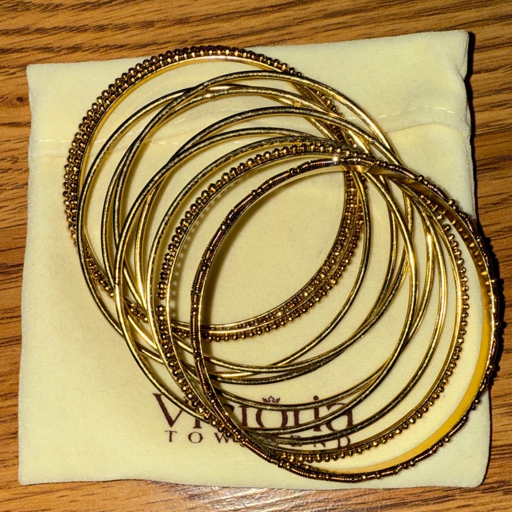 Chic Gold Bracelet Collection